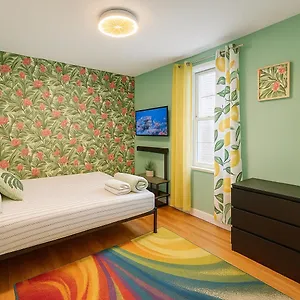  Apartment Tropical Comfort In Harlem Cozy With Snacks & Style